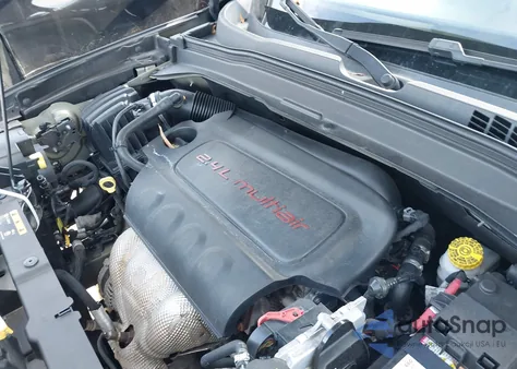 2017 Jeep Renegade Latitude Fwd z USA, uszkodzony, nr VIN ZACCJABB8HPE74492